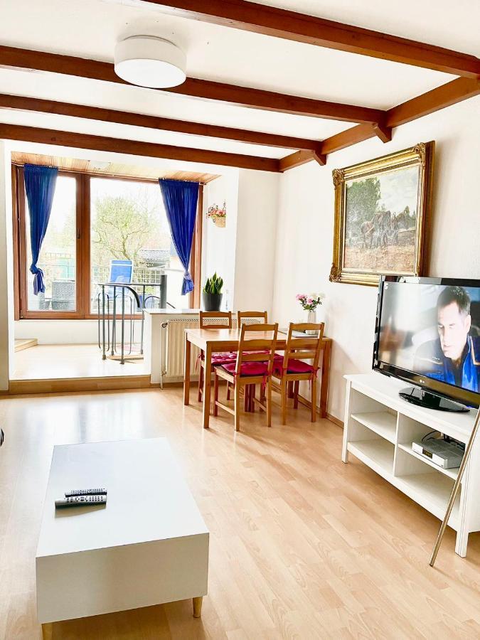 Near Düsseldorf Fair Messe, 2-bedroom apartment with nice Terrace&big Garden Exterior foto